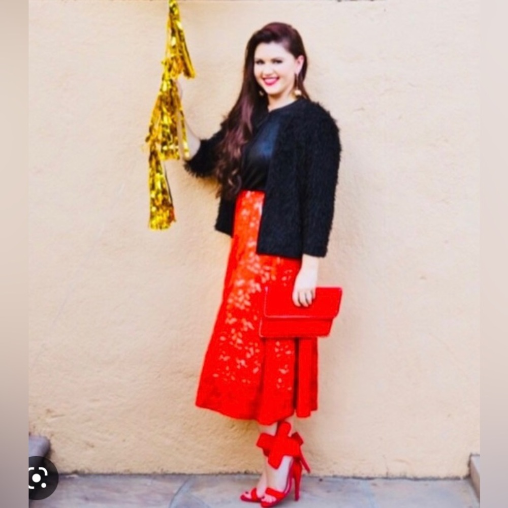 ❤️ beautiful red sparkly lace layered skirt by Lularoe❤️